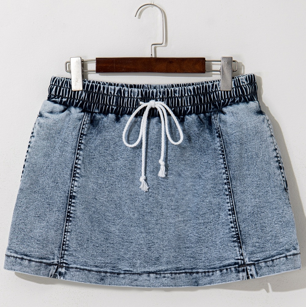 Draw Me In Denim Shorts - Picture 10 of 10